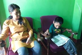 Seorang bocah di Kediri alami "cerebral palsy"