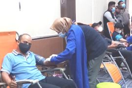 Perumdam Tirta Kencana gelar donor darah kumpulkan 53 kantong