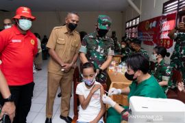Pangdam Pattimura pantau vaksinasi anak 6-11 tahun di Ambon, begini penjelasannya