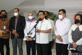 Moeldoko sebut stok vaksin "booster" cukup dan tidak kedaluwarsa