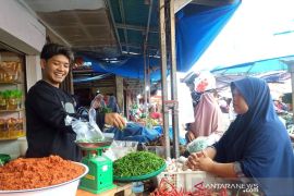 Telur dan minyak goreng alami kenaikan harga di Pasar Raya Solok