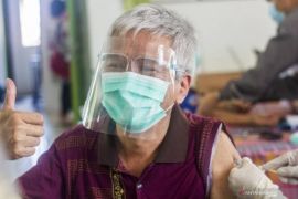 Capaian vaksinasi Covid-19 untuk lansia kurang 60 persen