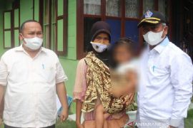 AZP bantu biaya perobatan anak penderita penyakit mata di Desa Hutaibus