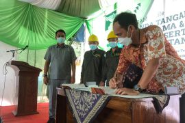 Program "SMILE" meningkatkan produktivitas petani sawit di Batanghari