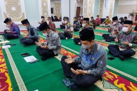 Sekda minta sekolah cek data vaksinasi