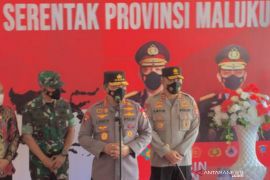 Kapolri tinjau pendidikan tatap muka di SMPN 6 Ambon, disiplin terapkan Prokes