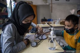 Vaksinasi Siswa 6-11 Tahun di SD Negeri 2 Palembang Page 5 Small
