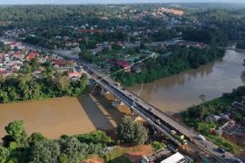 Pembangunan jembatan jalan lintas Sumatera