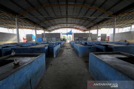 Pasar Rakyat Bangko Jambi terbengkalai