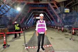 Jakarta-Bandung high-speed railway progresses by 79.9 percent: Jokowi