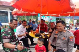 Forkopimda Banjarbaru ajak masyarakat hidupkan tradisi "Mawarung"