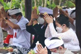 Bupati Tabanan: ikuti Persembahyangan dengan prokes ketat