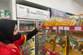 Toko ritel modern Palembang mulai jual minyak goreng Rp14.000 per liter