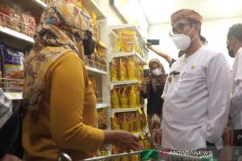 Pemkab Cirebon pantau harga minyak goreng di pasaran