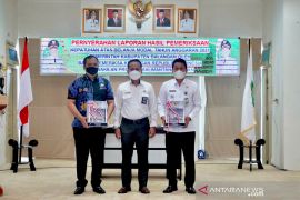 Bupati Abdul Hadi terima LHP dari BPK perwakilan Kalsel