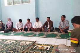 Pelantikan RT RW di Bukittinggi dibatalkan warga unjuk rasa