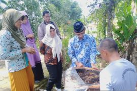 PT Kutai Energi bantu bentuk kelompok peternak lebah kelulut ASLI