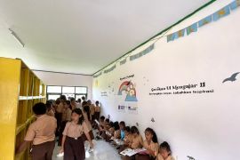 Gerakan UI Mengajar dorong semangat literasi SDN Karangbungur dengan Perpustakaan Rumah Pelangi