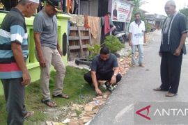 Legislator ini bantu semenisasi tujuh ruas jalan di Perawang