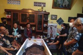 Mahasiswa Ubaya kelelahan dan meninggal saat daki gunung