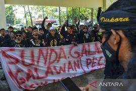 Unjuk rasa penyataan Arteria Dahlan