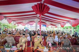 Bupati Kampar bersama Wakapolda Riau resmi luncurkan vaksinasi anak