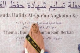 Amelia Siregar anak wartawan wisuda hafidz Alquran