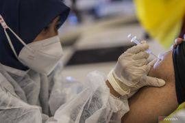 Kapan bisa dapat "booster" vaksin setelah positif COVID-19?