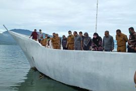 Pemkab Solok patuhi instruksi Gubernur, hentikan pembangunan pendukung pariwisata di Danau Singkarak