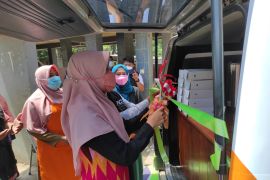 ACT NTB mencegah kerawanan gizi dengan mobil layanan makan gratis