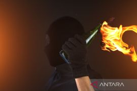 Polres Ketapang belum temukan motif ASN pelempar molotov
