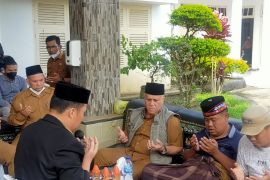 Frengky sunat dan masuk Islam, Bupati gelar sukuran di Pendopo
