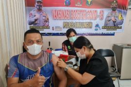 Personel Polres Simalungun vaksinasi Booster Moderna