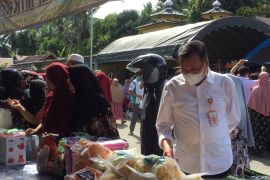 Minyak goreng jadi primadona warga di pasar murah