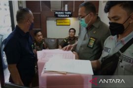 Kejati limpahkan berkas kasus korupsi  PDPDE dan Masjid Sriwijaya