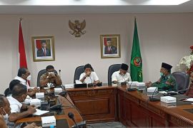 Gubernur Maluku perintahkan tangani bantuan penanganan korban konflik di Kariuw, jangan terjadi baru aksi