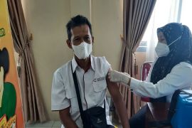 Personel LKBN ANTARA Jambi dapatkan vaksinasi "booster"