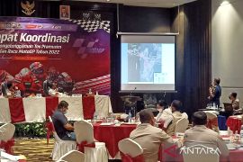 KSOP Lembar menyiapkan areal labuh kapal pinisi pada ajang MotoGP 2022