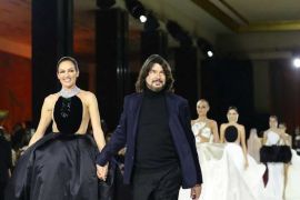 Stephane Rolland kembali ke Paris Fashion Week dengan siluet berani