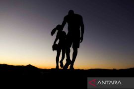 Sepatu Kobe Bryant saat debut starter terjual Rp3,9 miliar