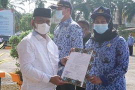 AZP serahkan 158 SK PNS, penerimaan CPNS tahun 2018 Pemkab Palas