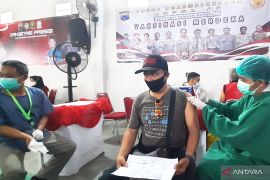 Penerima vaksin lengkap di Indonesia capai 127,16 juta warga