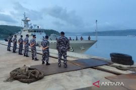 TNI AL terjunkan lima kapal perang kawal MotoGP 2022