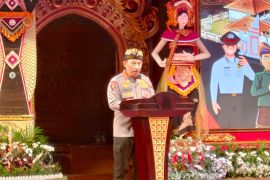 Kapolri kukuhkan  Bantuan Keamanan Adat (Bankamda) dan Forum Sipanduberadat di Bali (video)