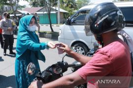 Cegah COVID-19, Ketua PKK Aceh Barat ajak masyarakat suntik vaksin