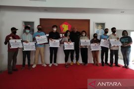 Gerindra Bali salurkan ratusan beasiswa "Program Indonesia Pintar"