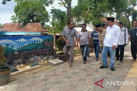 Anggota DPR RI tinjau realisasi program Kotaku di Pamekasan Madura