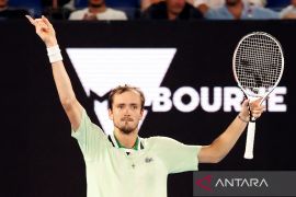 Daniil Medvedev diprediksi geser Djokovic dari peringkat satu dunia bulan ini
