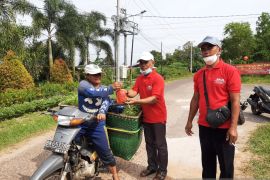 FKUB Belitung apresiasi kegiatan pembagian kue keranjang jelang Imlek