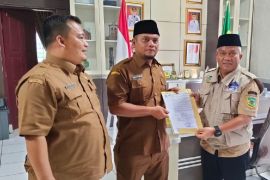 Indra Gumaya Hasibuan Plt Lurah Pasar Sibuhuan